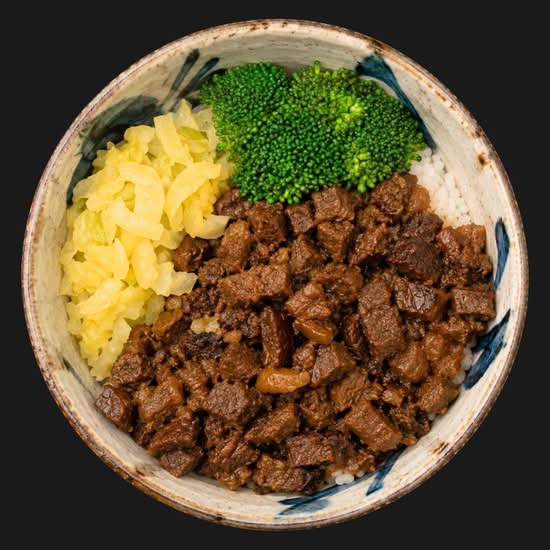 Small Braised Beef on Rice 小牛滷飯